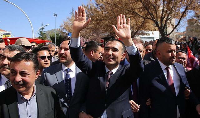 Milliyetçi Hareket Partisi İl Müdürlüğü'nün düzenlediği Kucaklama Zamanı yürüyüşüne vatandaşlar yoğun ilgi gösterdi – GÜNDEM