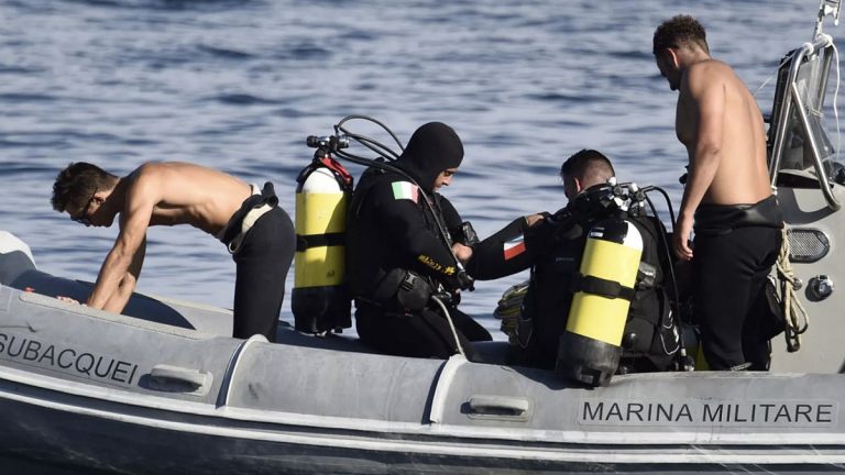 Son kayıp kişinin cesedi Sicilya açıklarında batan lüks yatta bulundu.