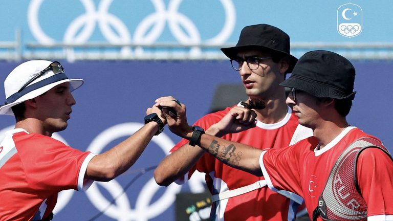 Türk erkek okçuluk takımı Kolombiya'yı 5-4 yenerek çeyrek finale yükseldi
