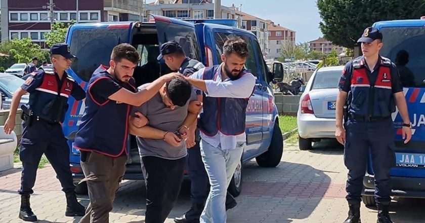 Yakalanan 13 yıl hapis cezasına çarptırılan 2 kişiyi öldüren firari tutuklu aranıyor – Son Dakika Türkiye Haberleri