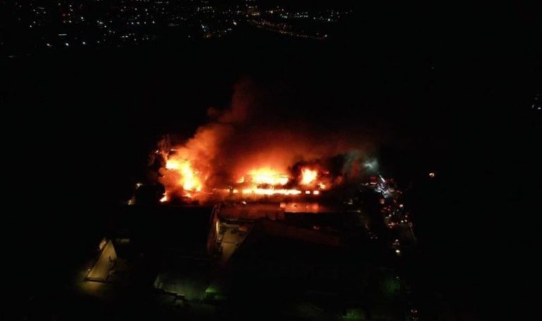 İstanbul'da fabrikada yangın: Müdahale sürüyor!