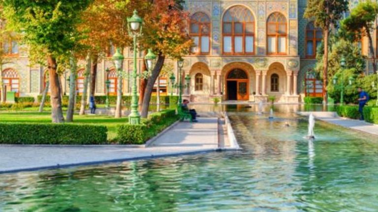 Tahran nerede ve oraya nasıl gidilir? Tahran’da gezilecek yerler nereleri? Yapılacaklar listesi…