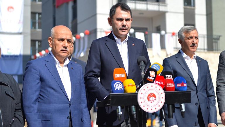 “11 ilde 101 bin 254 konut hak sahiplerine teslim edildi”