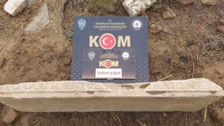 İzmir’de tarihi eser kaçakçıları suçüstü yakalandı