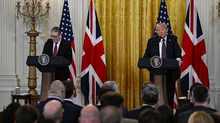 Trump Starmer ile tanıştı