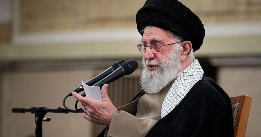 İran dini lideri Khamenei: Amerika Birleşik Devletleri ile müzakerelerde “çok iyimser” değilim