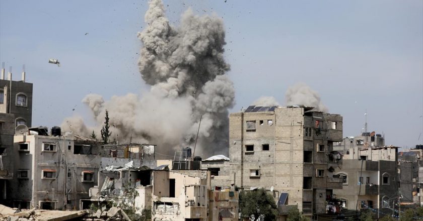 3 Filistinliler, İsrail’in kalenin mülteci kampına yönelik saldırısında hayatını kaybetti