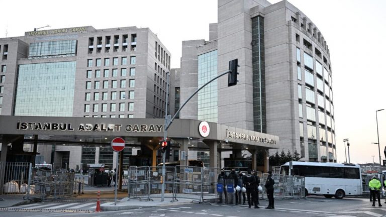 Vanikön villalarındaki yasadışı yapılar için “yolsuzluğun” onaylanması