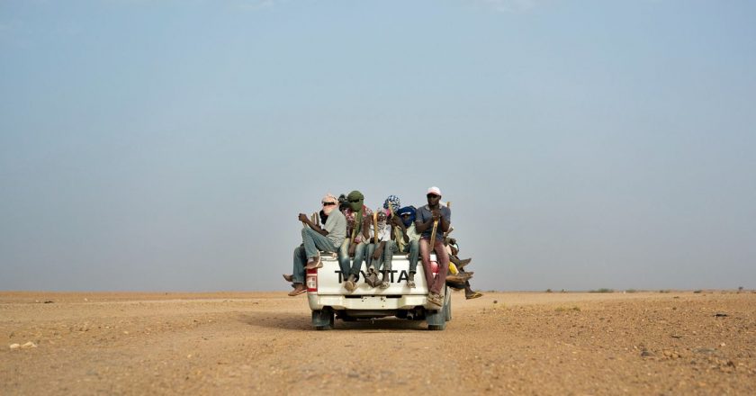 Çölde mahsur kalan yedi Sudanlı göçmen ölü bulundu