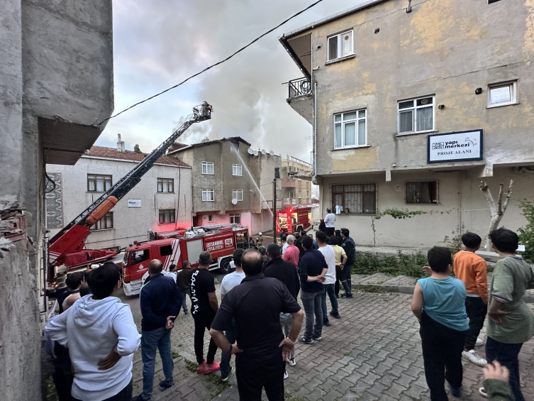 Ataşehir binasının çatısında bir yangın çıktı 3