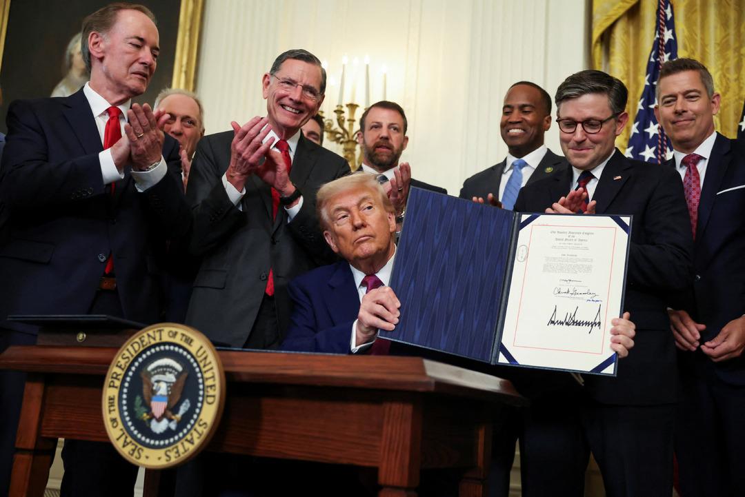 2025-06-12T164408Z_2127092585_RC241FA1J5JC_RTMADP_3_USA-Trump