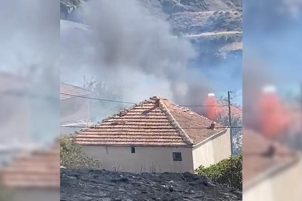 Malatya’da ot yangınında alevler ağır hasarlı evlere sıçradı