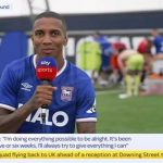İngiltere’nin önde gelen isimlerinden Ashley Young’ın Sky Sports’a röportajı olay oldu! Sky Sports arka planda görülenler sebebiyle özür diledi…