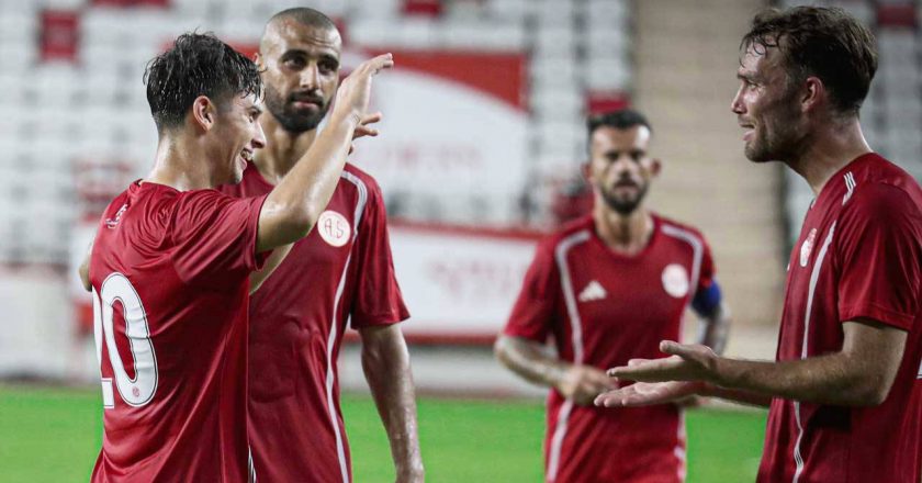 Antalyaspor, Shkupi'yi 6-1 mağlup etti