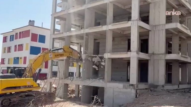 Şanlıurfa’da müteahhit kendi inşaatını ihbar etti: 5 katı tamamlanan bina yıkıldı! – Son Dakika Türkiye Haberleri
