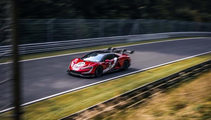 Bugatti’yi geride bıraktı: Dünyanın en hızlı seri üretim otomobili rekorunun artık yeni bir sahibi var!