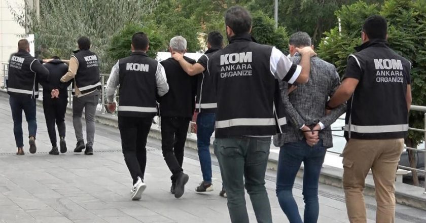 Ayhan Bora Kaplan’ın suç örgütüyle ilgili soruşturmada 3 kişi tutuklandı.