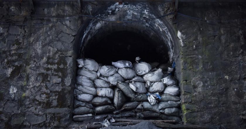 İspanya’da kömür madeninde meydana gelen göçükte 3 işçi toprak altında kaldı