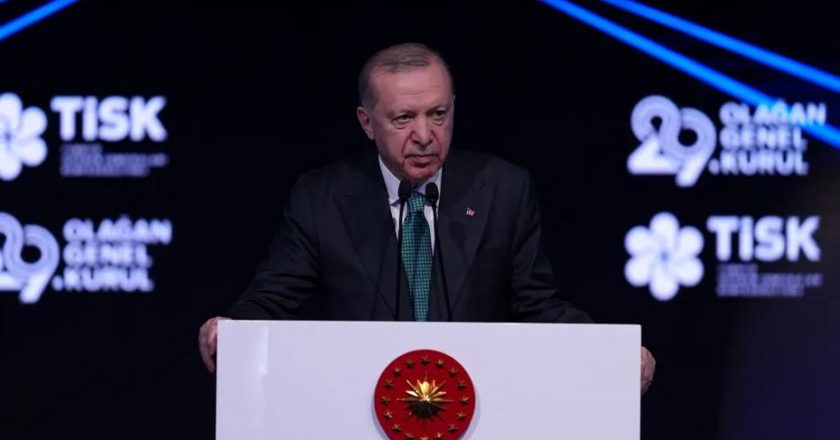 Erdoğan’dan asgari ücret uyarısı: “TİSK sorumluluk almalı”