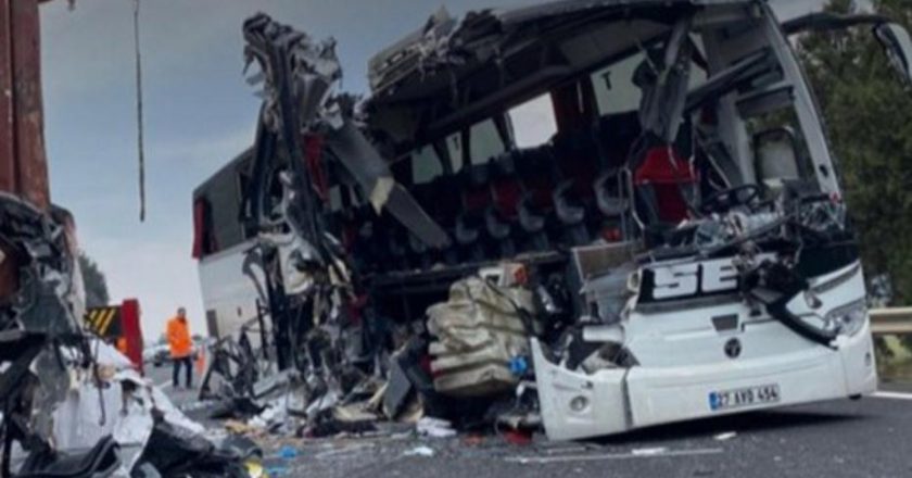 Osmaniye’deki feci kazada 2 şoför tutuklandı, 7 ölü var