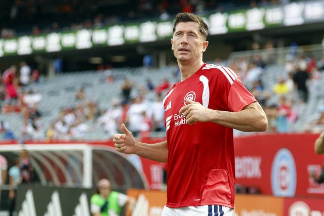‘Lewandowski’ diye yazılır, ‘gol makinesi’ diye okunur! 👀